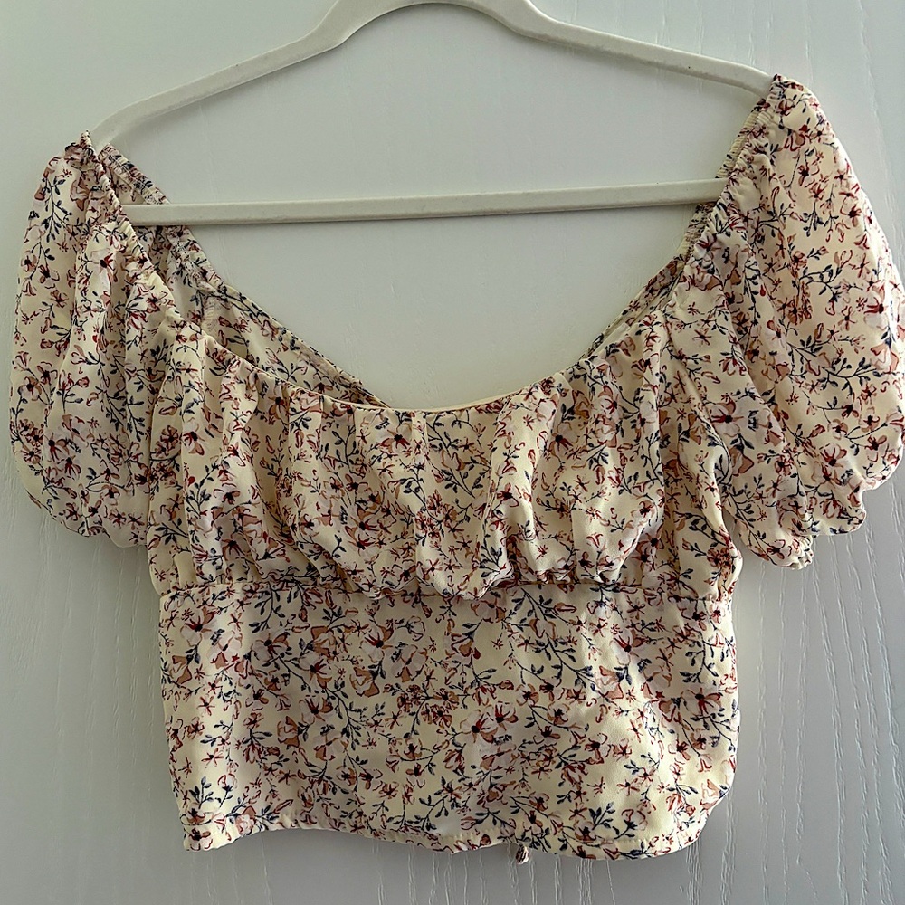 Floral crop top NWOT